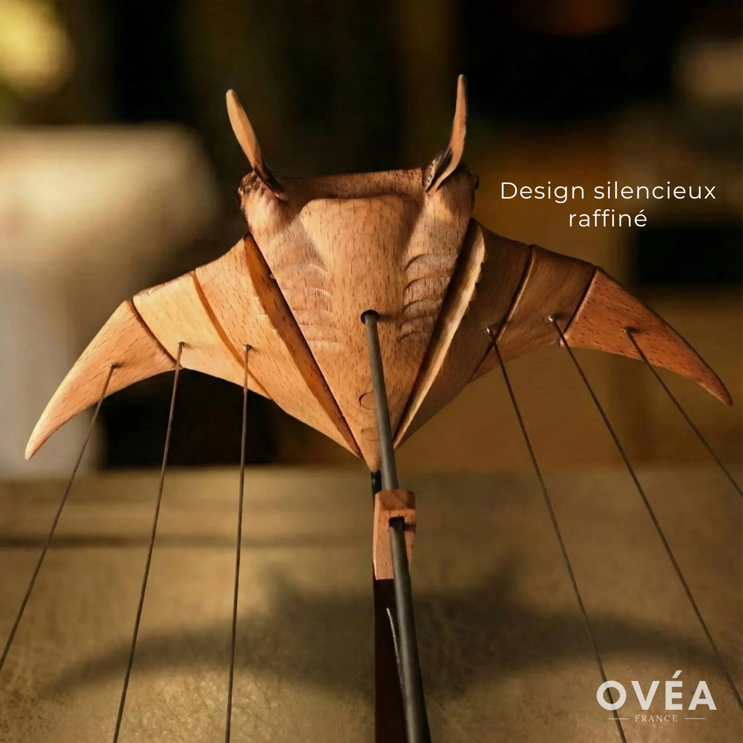 Le Ballet des Océans : Raie Manta Animée en Bois